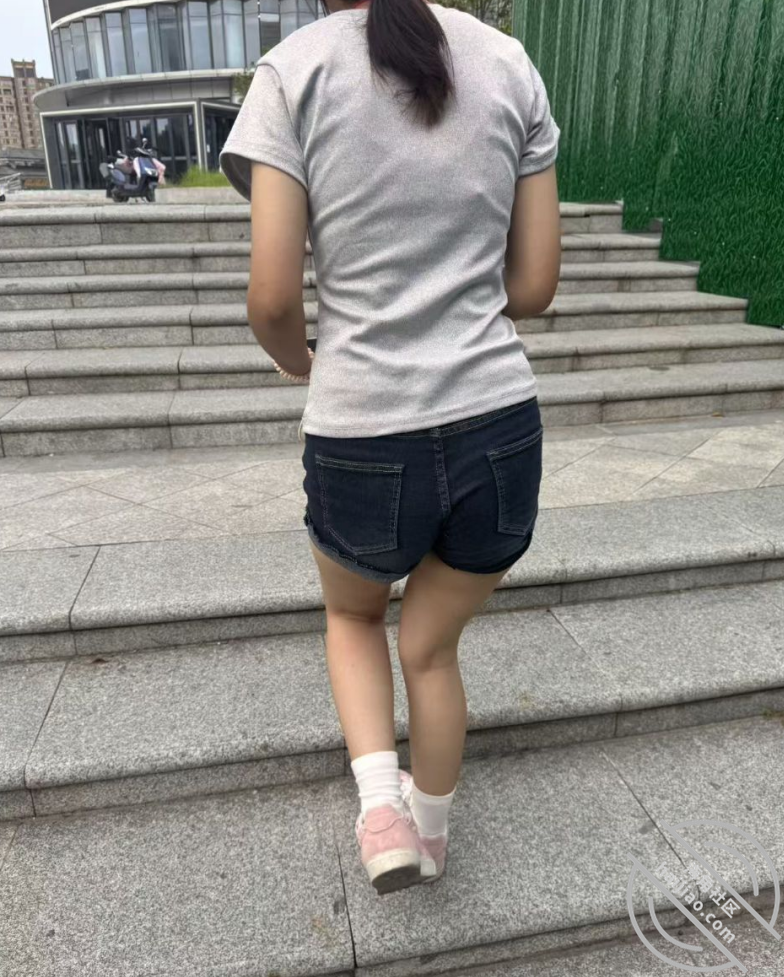 [长篇连载:继妹与我]为了报复后妈破坏我的家庭盯上了同父异母的妹妹-来自海角社区的真实故事经历