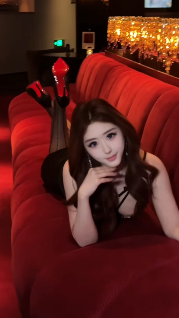 33万粉丝抖音超模网红poppy姐姐1v1视频曝光