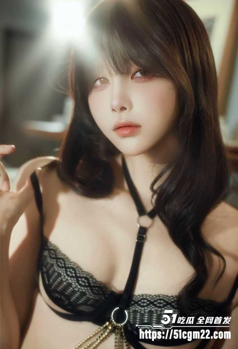 推特露脸阿黑颜福利姬林菓私人订制第三弹2拷贝