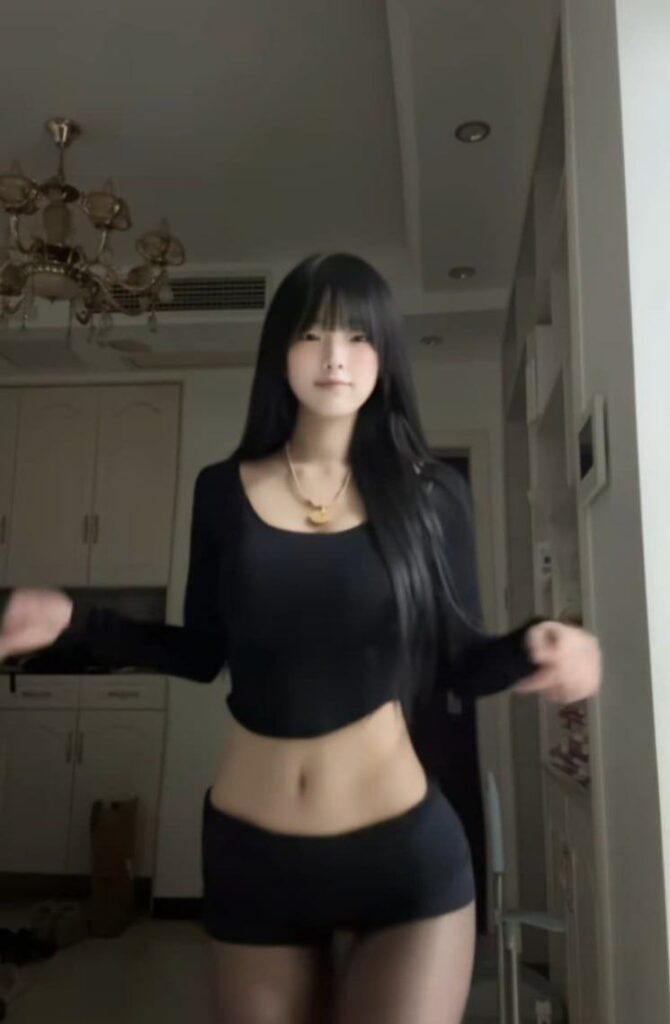 91万粉丝抖音网红我是鞋拔子下身真空瑜伽教学视频3分43秒流出
