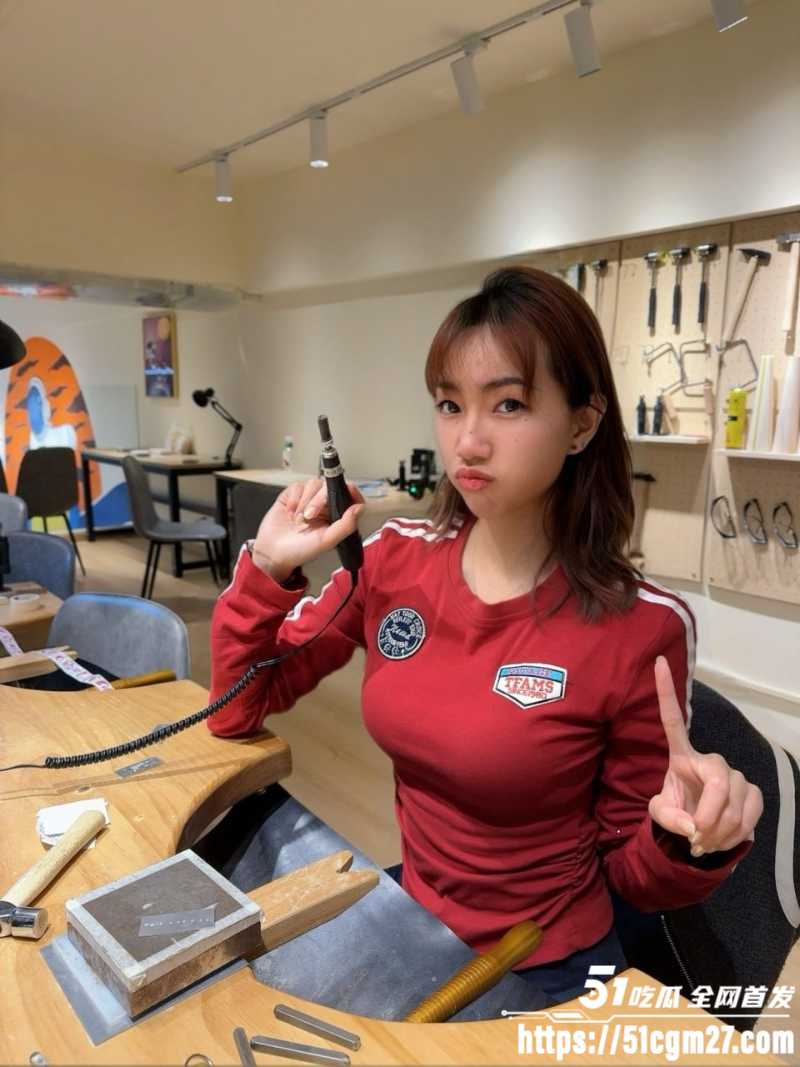 深圳颜值骚妹林恩熙跟男友性爱私拍泄漏2