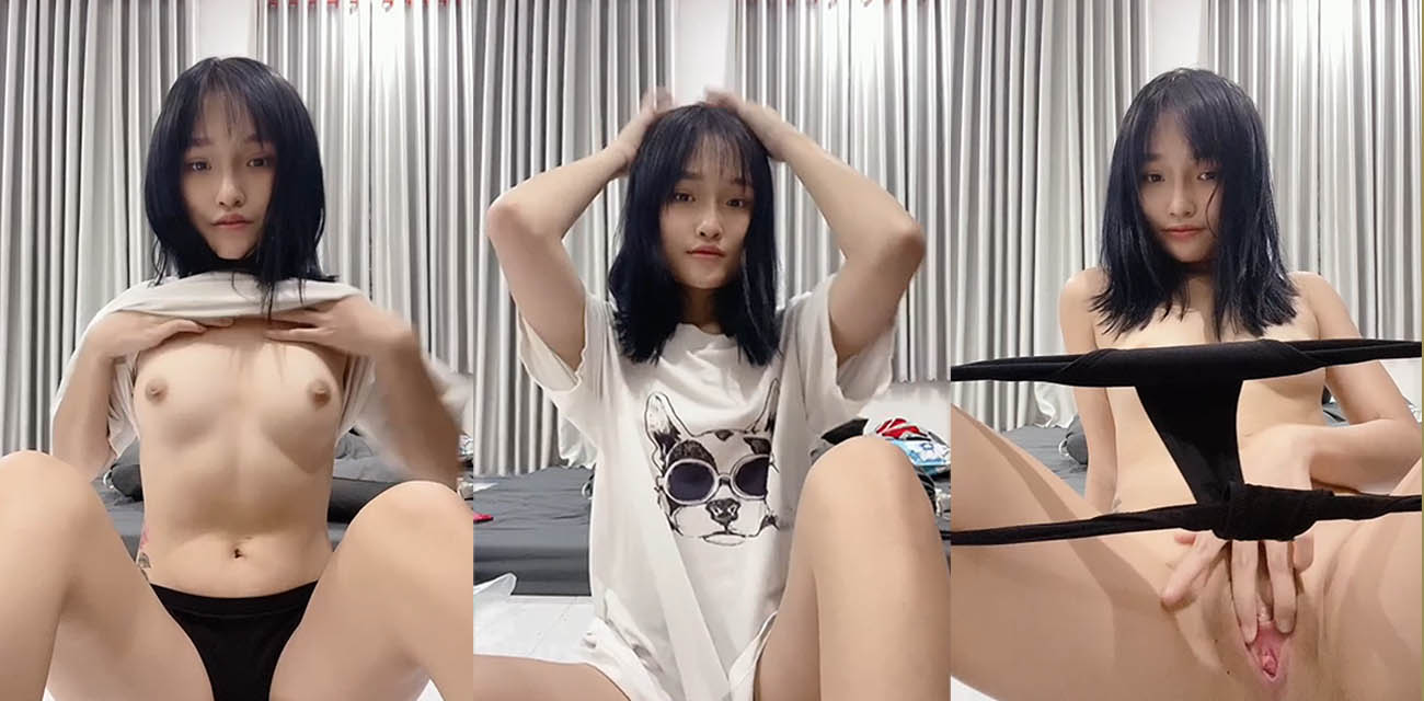 聊天软件认识的一线天粉嫩大学生 洗澡自慰扣穴诱惑炮友 极品翘臀长腿反差太骚了！