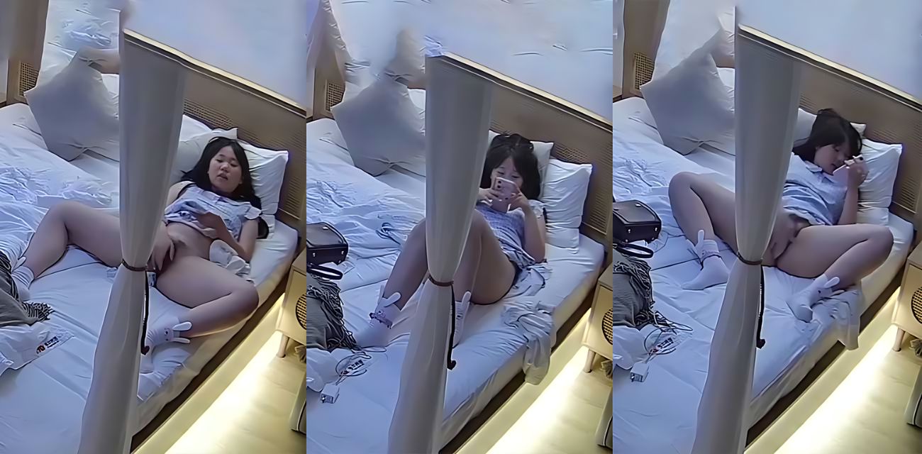 酒店偷拍神作 丰满学生妹看片情难自禁 手指插穴忘情自慰 从专注到脸红高潮 浪得一批！