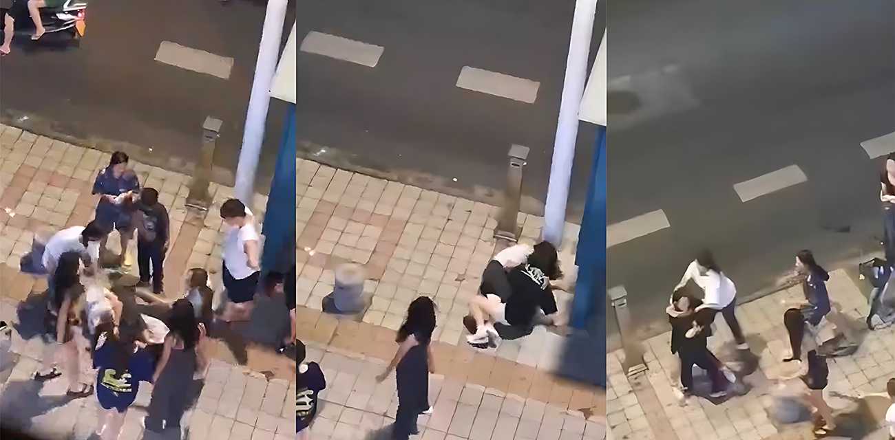 精神小妹在街头混战 疯狂抓头发扯奶子互撕 女人的打架就是具有观赏性