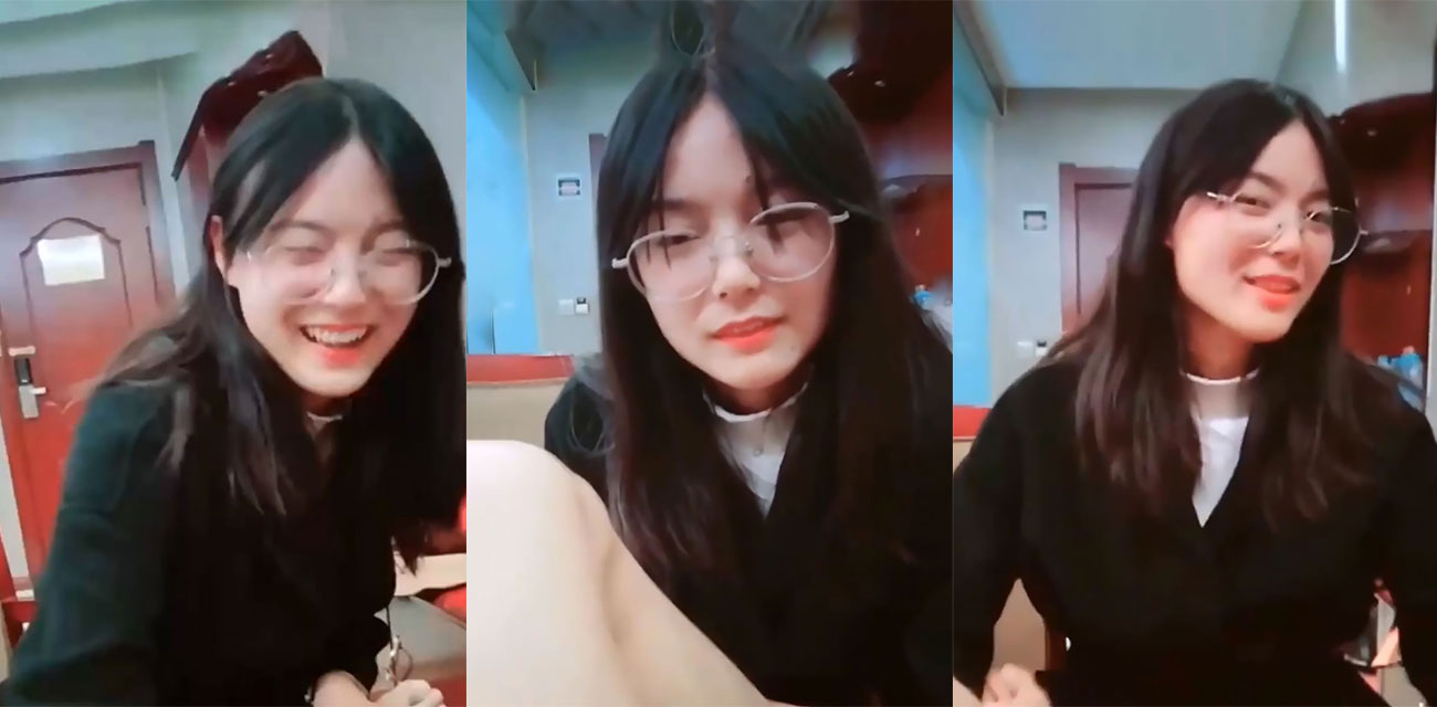 浙江师范大学眼镜学妹 外表知性内心淫荡至极 主动摸男友的鸡巴挑逗 骚到没边了