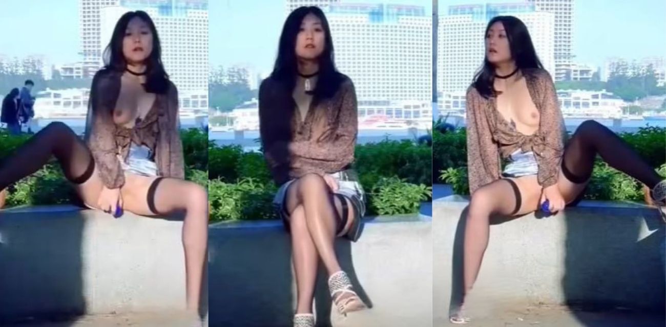 顶级反差母狗 江边河堤公园野外露出狂抠骚逼  高潮喷水不止